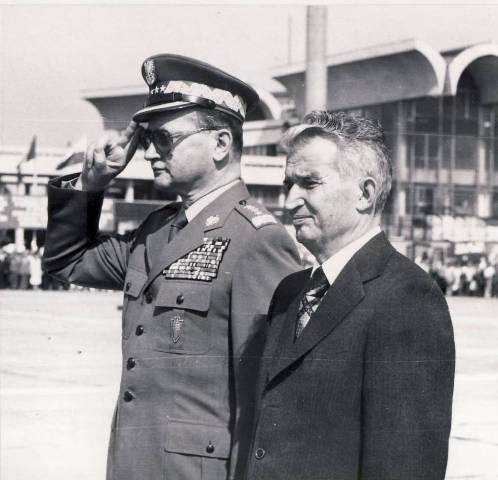 Файл:Wojciech Jaruzelski & Nicolae Ceauşescu.jpg