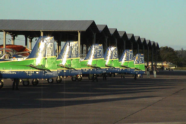 Файл:Base canoas.jpg