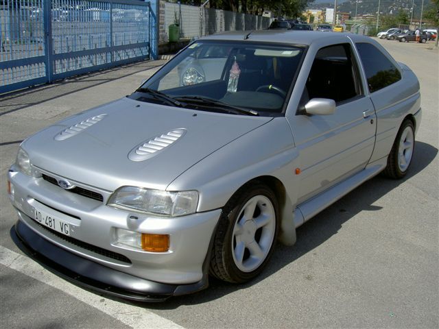 Файл:Ford Escort RS Cosworth silver.jpg