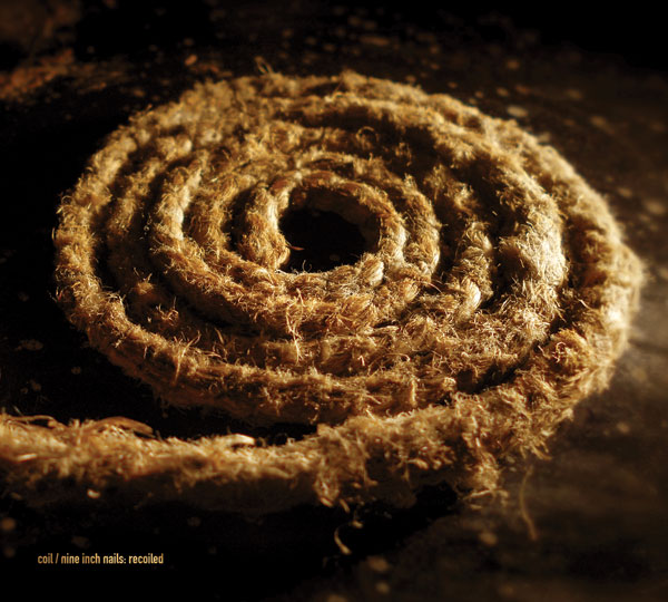 Файл:Nine Inch Nails - Recoiled.jpg