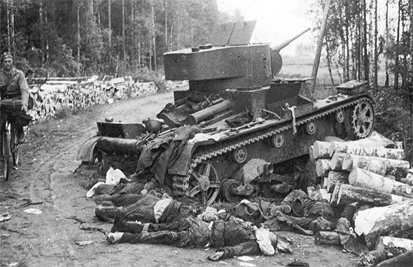 Файл:Tank and corpses.jpg