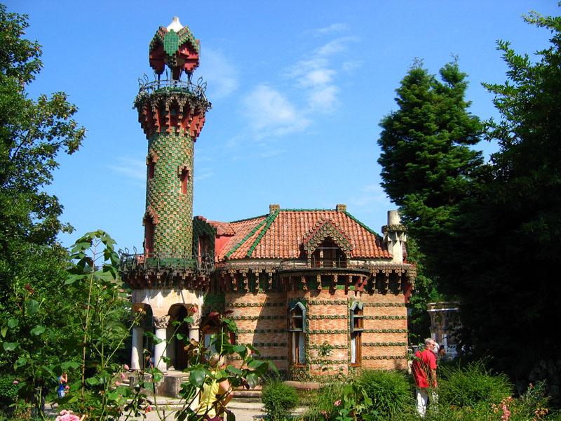 Файл:Capricho gaudi.jpg