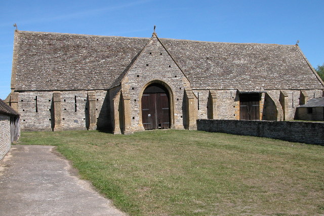 Файл:Middle Littleton Tithe Barn - geograph.org.uk - 41334.jpg