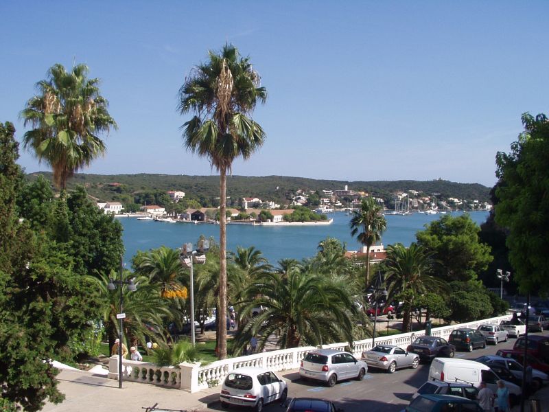 Файл:Mahon Hafen.jpg