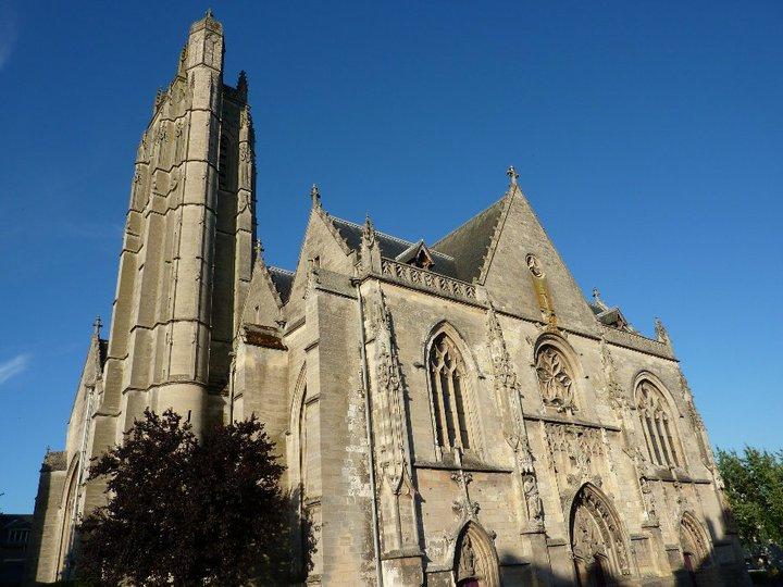 Файл:Eglise PERONNE F Sud.jpeg