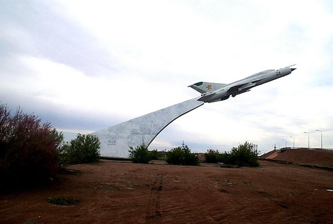 Файл:Mig-21 Balhash.jpg
