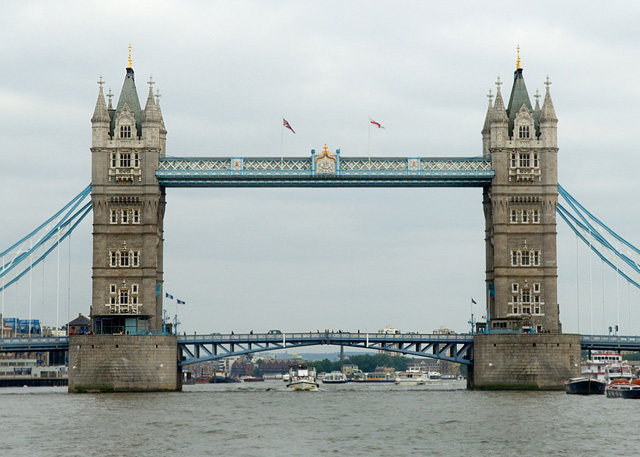 Файл:Tower Bridge - geograph.org.uk - 964268.jpg