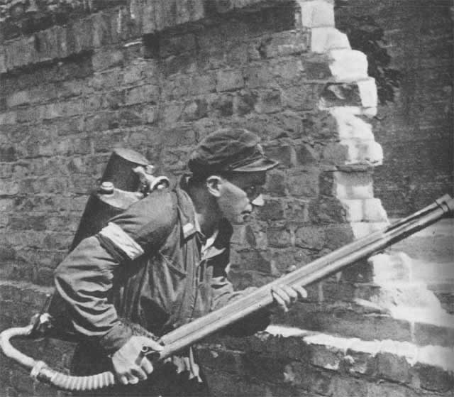 Файл:Warsaw Uprising - Small PASTa - Flamethrower.jpg