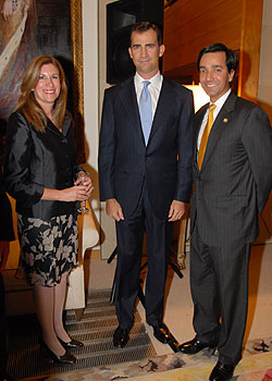 Файл:Prince Felipe and Fortuño.jpg