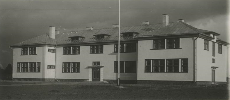 Файл:Puhja koolimaja 1937.jpg