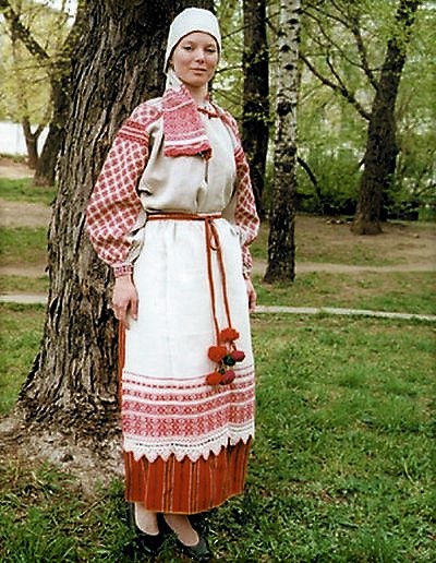 Файл:Beloruska zhenska nosija.jpg