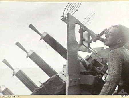 Файл:Vickers 50 cal HMAS Napier 1941 AWM 022858.jpeg
