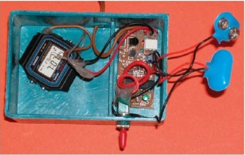 Файл:Al Qaida watch timer with opto isolator.jpg