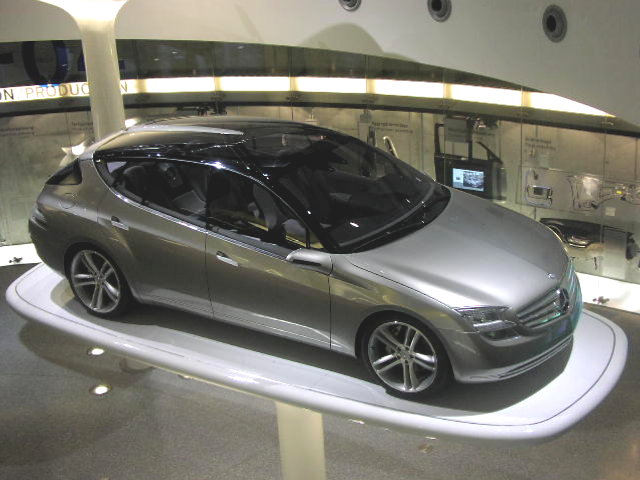 Файл:MHV MB F500 Mind 01.jpg