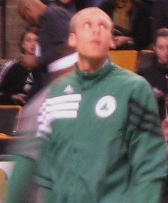 Файл:Greg Stiemsma warms up.jpg