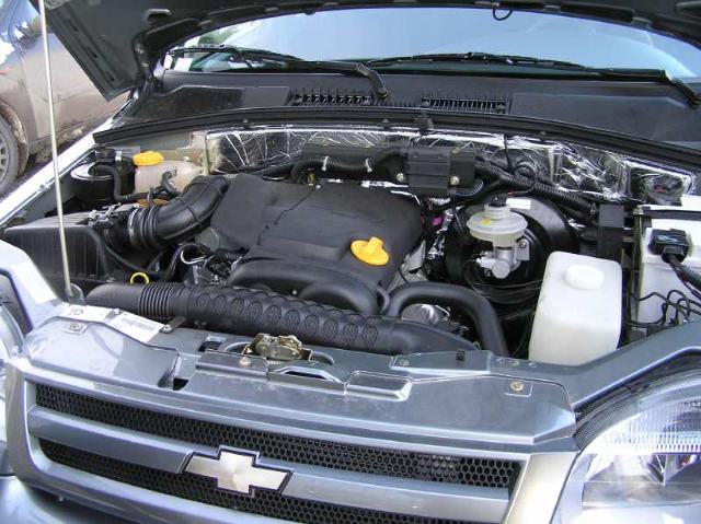 Файл:Chevrolet Niva FAM-1 - engine.jpg