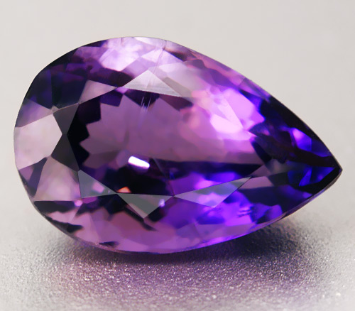 Файл:Faceted scapolite.jpg