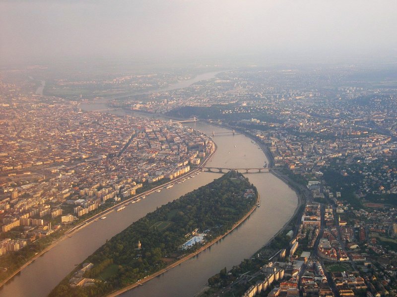Файл:Budapest by air.jpg