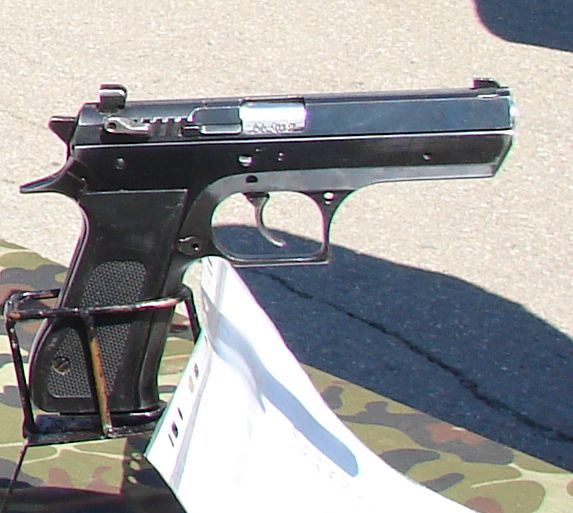 Файл:Pistol Md. 95.jpg
