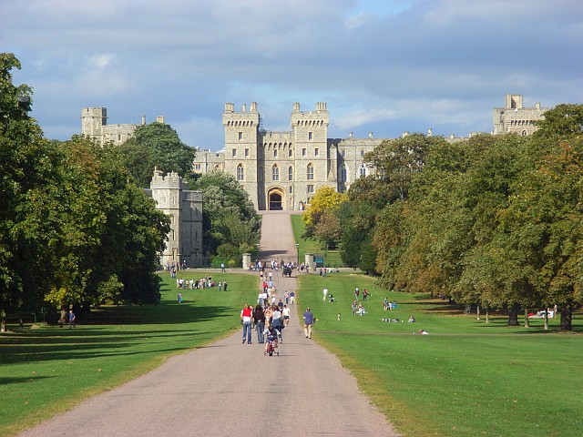 Файл:WindsorCastle LongWalk.jpg