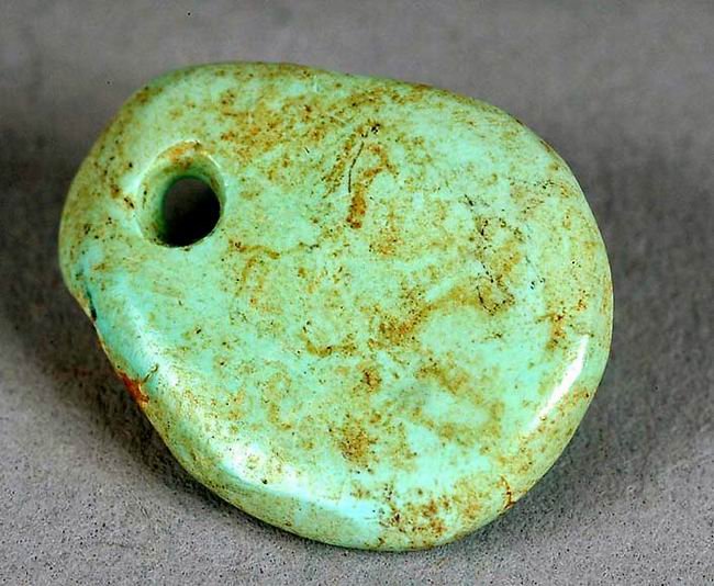 Файл:Chacoan turquoise pendant.jpg
