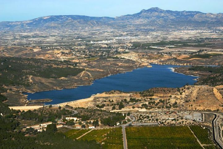 Файл:Embalse de Santomera.jpg