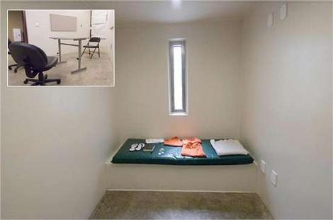 Файл:Guantanamo Bay David Hicks Cell, Reading Room Inset.jpg