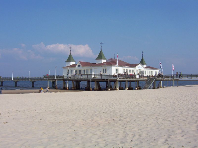 Файл:Seebruecke Ahlbeck 2.jpg