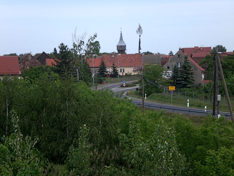 Файл:Blick auf Grießen mit Turm der Wehrkirche.jpg