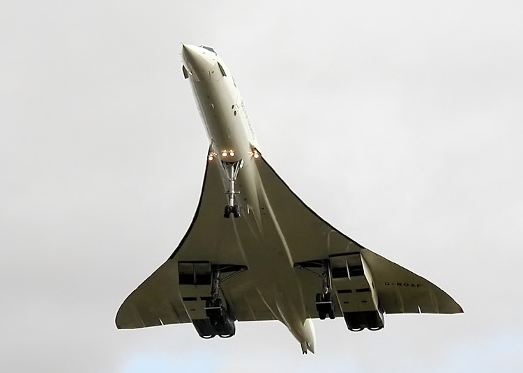 Файл:Concorde 216 (G-BOAF) last flight.jpg
