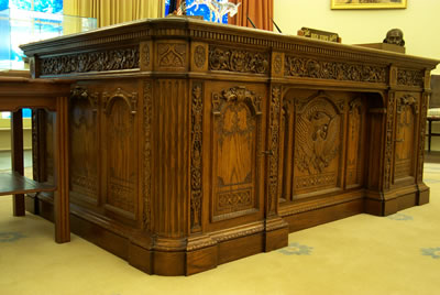 Файл:Resolute desk.jpg