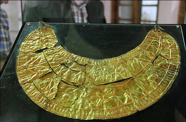 Файл:ZeviyehNecklaces.jpg