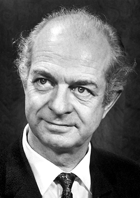 Файл:Linus Pauling 1962.jpg