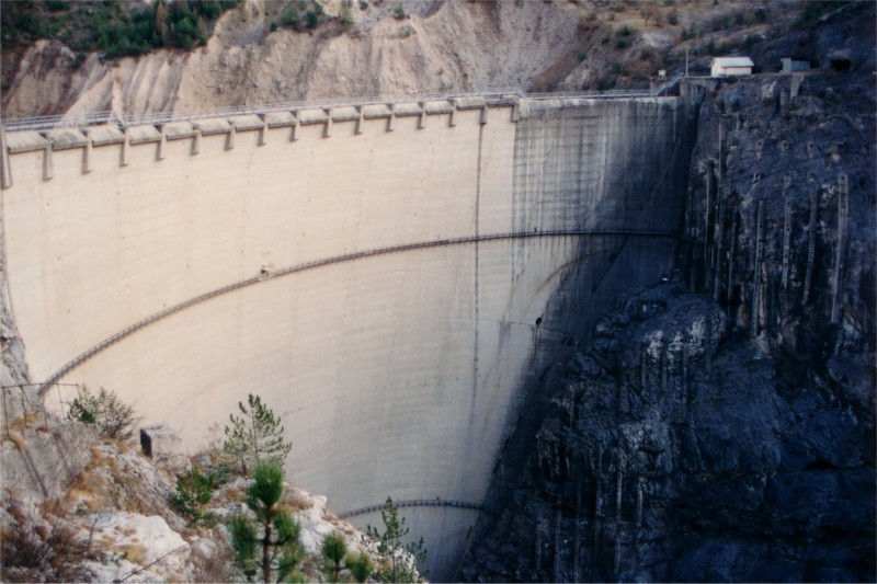 Файл:Vajont-diga.jpg