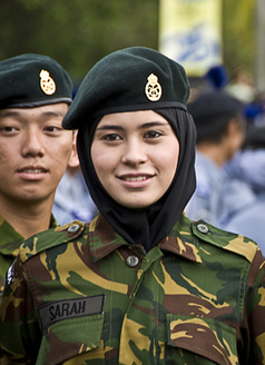 Файл:Pengiran Anak Sarah army cadet.png