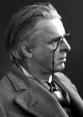 Файл:Yeats1923.jpg