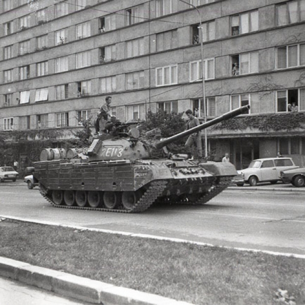 Файл:TR-85in1990.jpg
