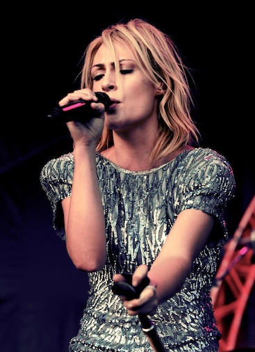 Файл:Emily Haines 2010.jpg