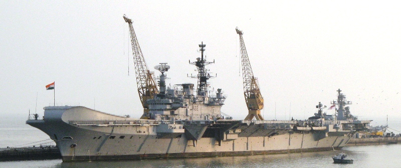 Файл:INS Viraat.jpg