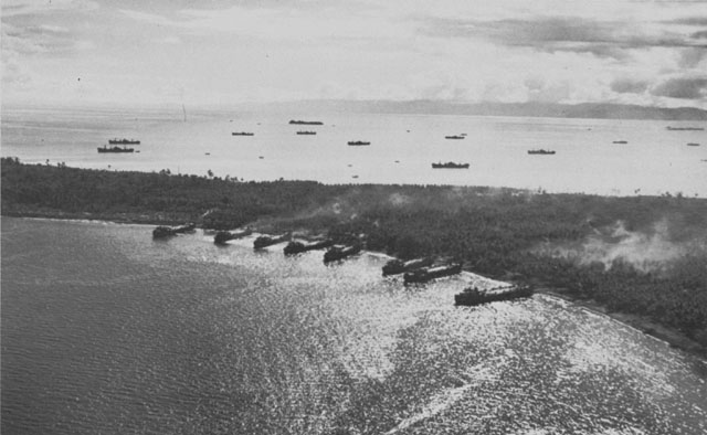 Файл:Morotai LSTs.jpg