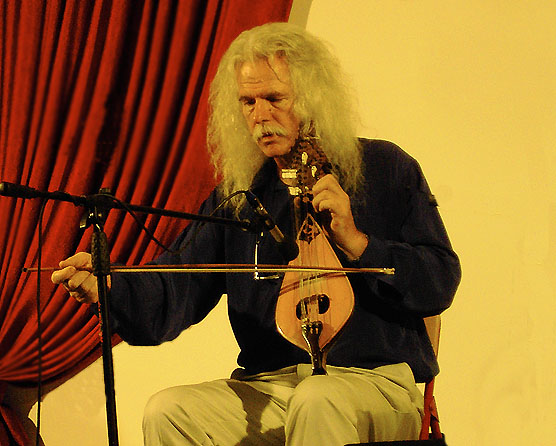 Файл:Ross Daly.jpg