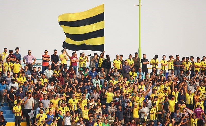Файл:F.C. Pars Jonoubi fans 3.jpg