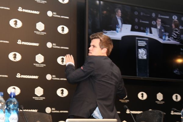 Файл:World Chess Championship 2016 Game 8 - 8.jpg
