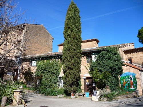 Файл:LE MOULIN COMMUNAL.jpg