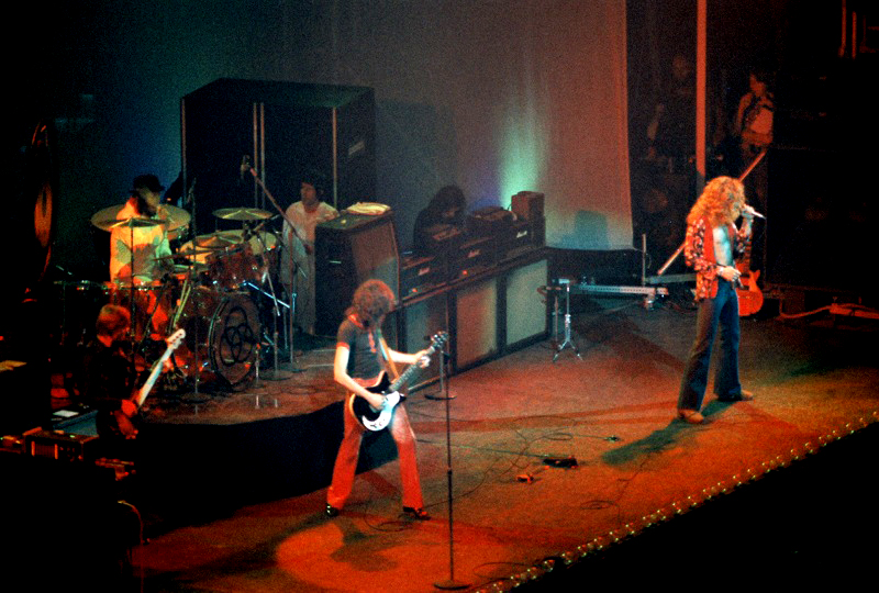 Файл:LedZeppelinChicago75 2.jpg