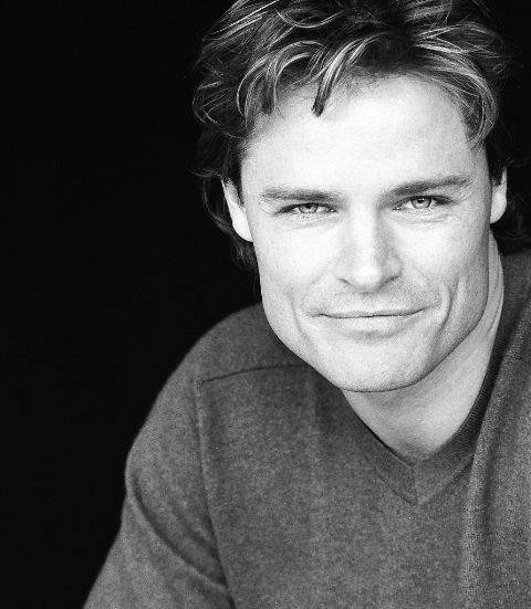 Файл:Dylan Neal publicity shot.jpg