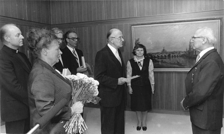 Файл:Bundesarchiv Bild 183-1982-0825-113, Berlin, 70. Geburtstag Erich Honecker.jpg