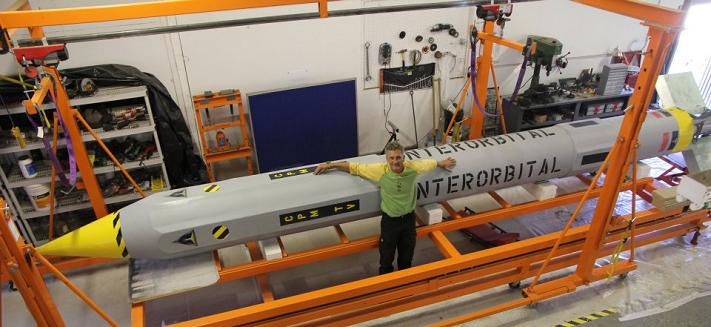 Файл:Olav Zipser with InterOrbital Systems Rocket.jpg
