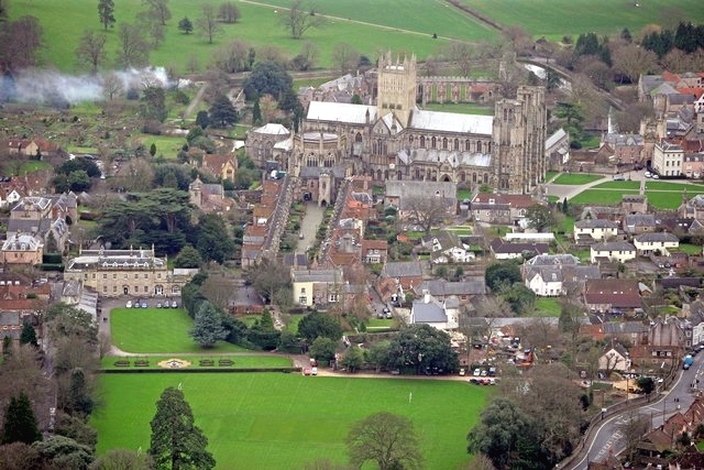 Файл:Aerial view of Wells.jpg