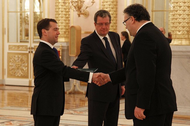Файл:Dmitry Medvedev 8 February 2011-8.jpeg